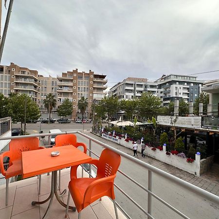 Blue Apartments فلورا المظهر الخارجي الصورة
