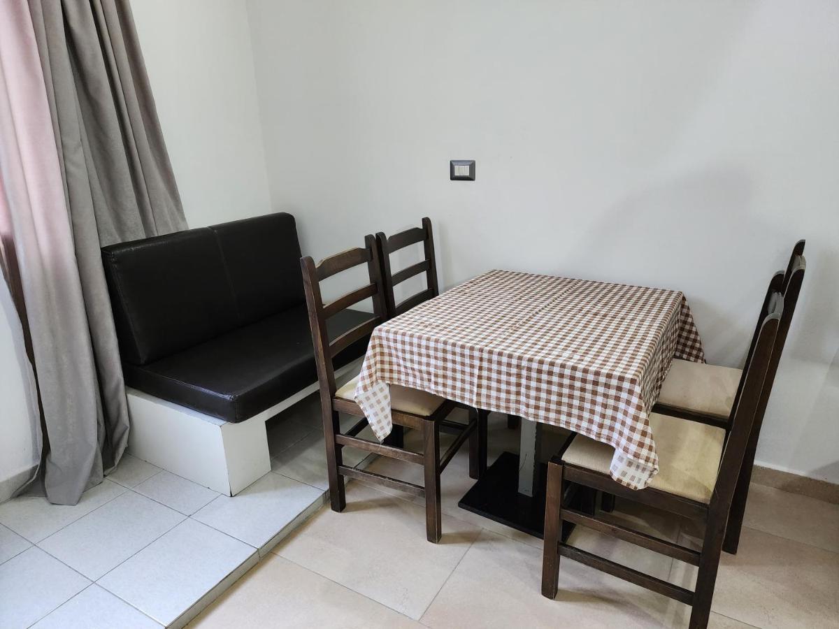 Blue Apartments فلورا المظهر الخارجي الصورة