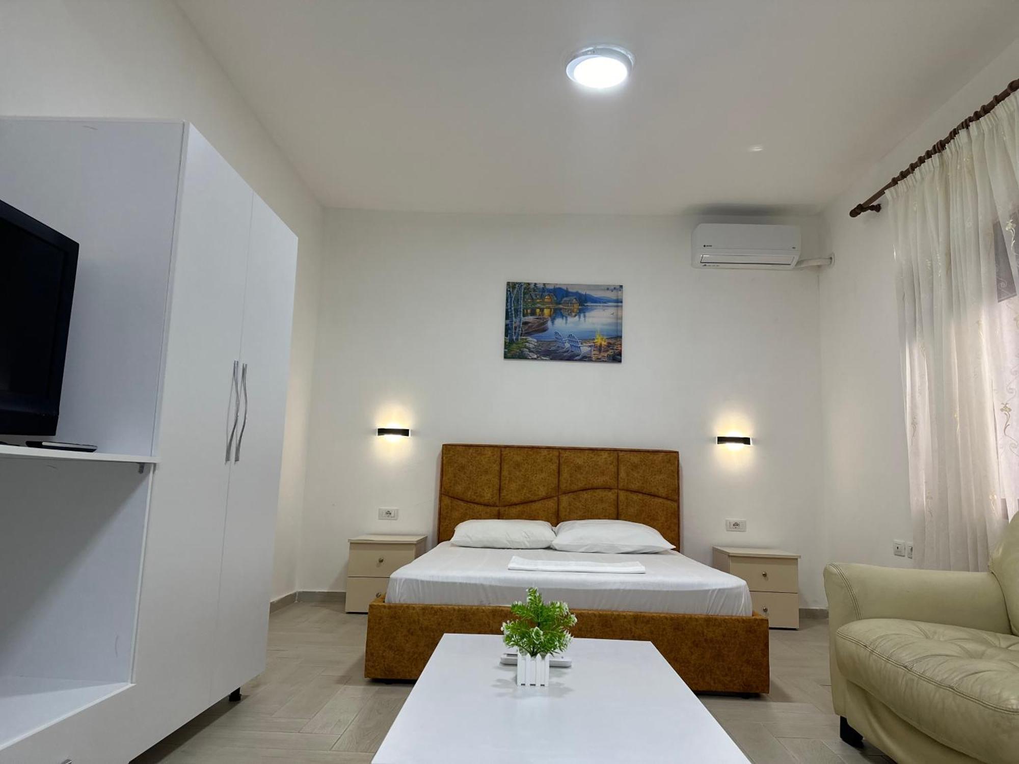 Blue Apartments فلورا المظهر الخارجي الصورة