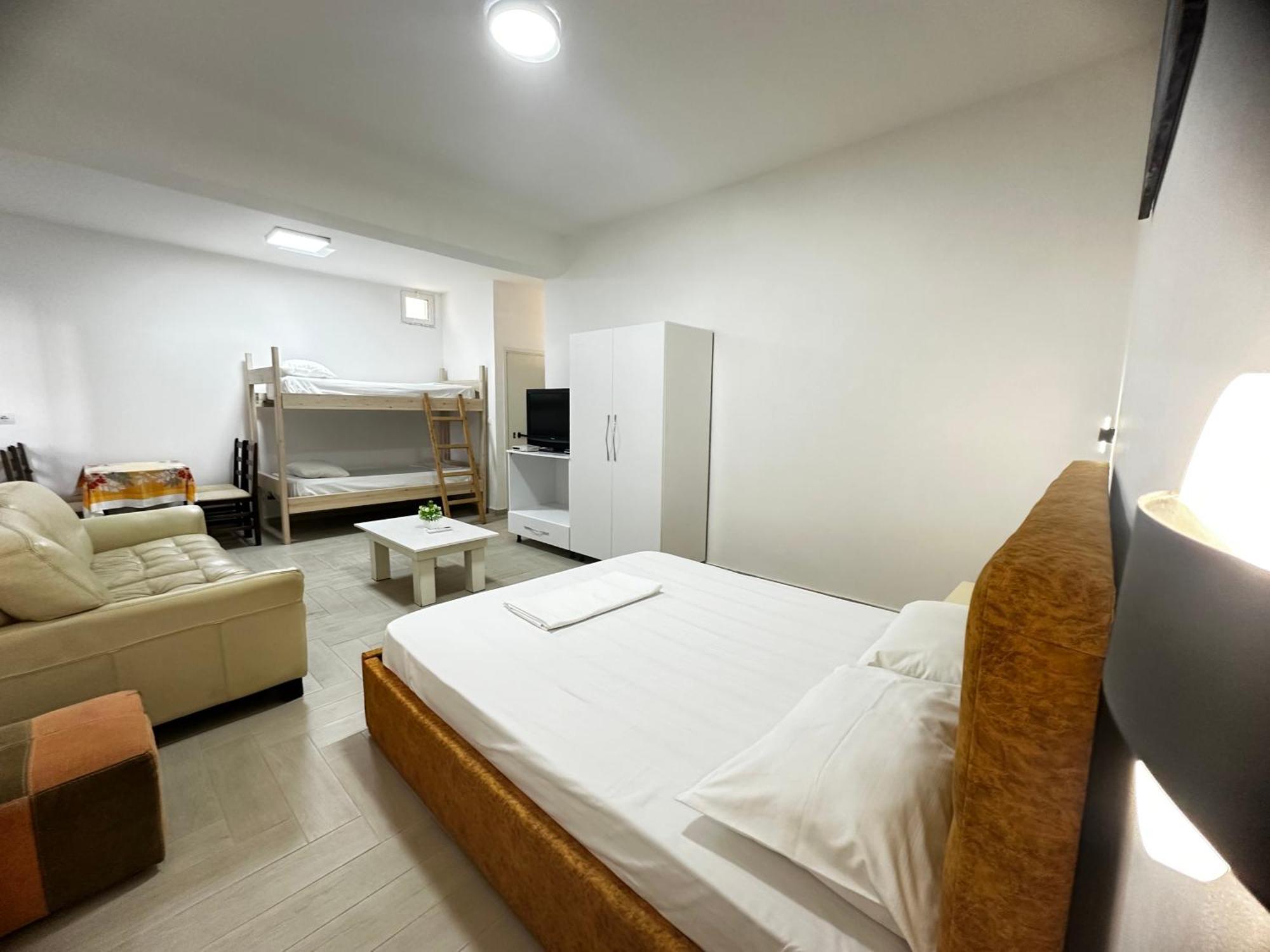 Blue Apartments فلورا المظهر الخارجي الصورة